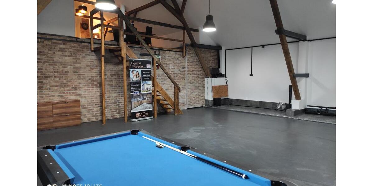 Halle Studio ManCave zimmer