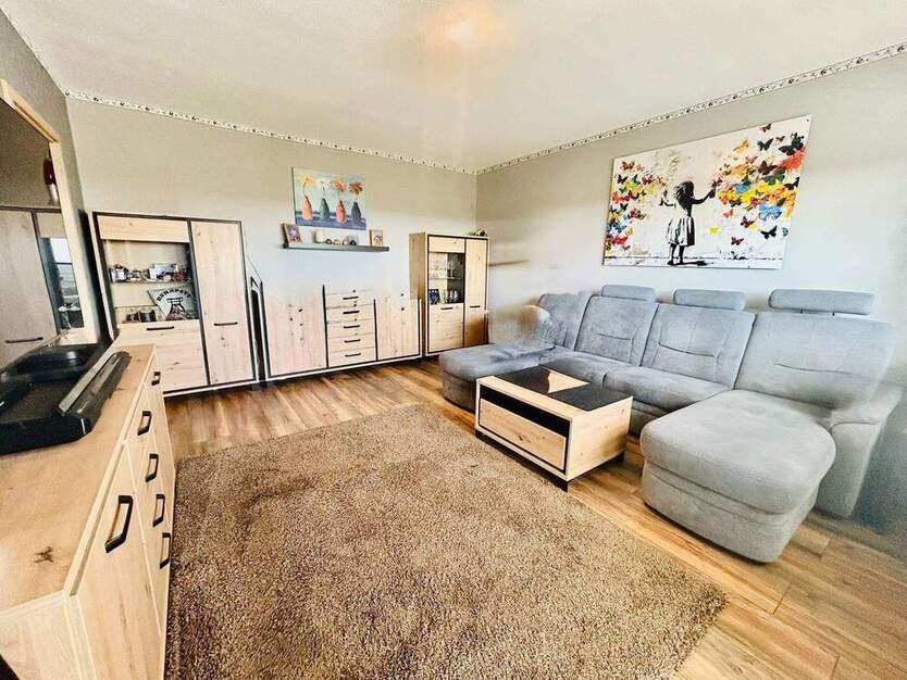 Elegante Etagenwohnung mit Panoramablick, zwei Balkonen und Aufzug! 3 zimmer
