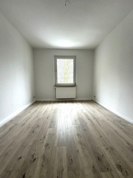 Frisch renovierte 2-Zi.-Whg. mit neuem Tageslichtbad
