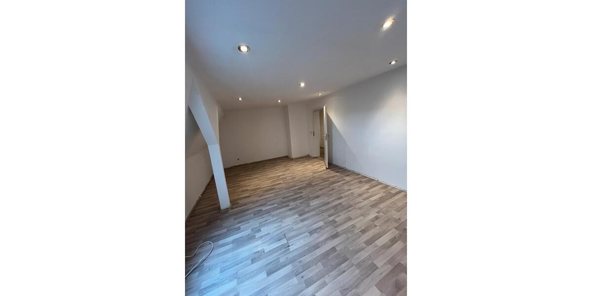 Dachgeschoßwohnung Hagen Hagen-Mitte - 3.5 Zimmer, 85 m&sup2;, 750&euro; | Angebot:27541605