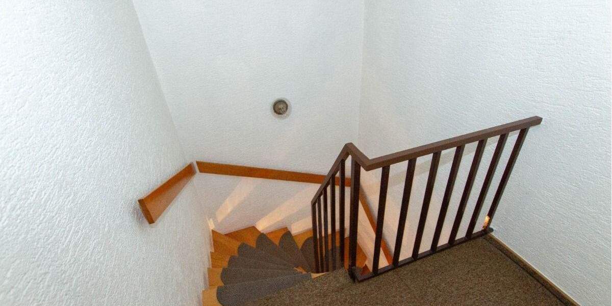 Reihenmittelhaus mit großzügigem Dachgeschoss #Garage #ruhige Lage 5 zimmer