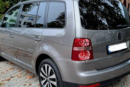 VW Touran 235.000 km 5.200 &euro; Witten 58456