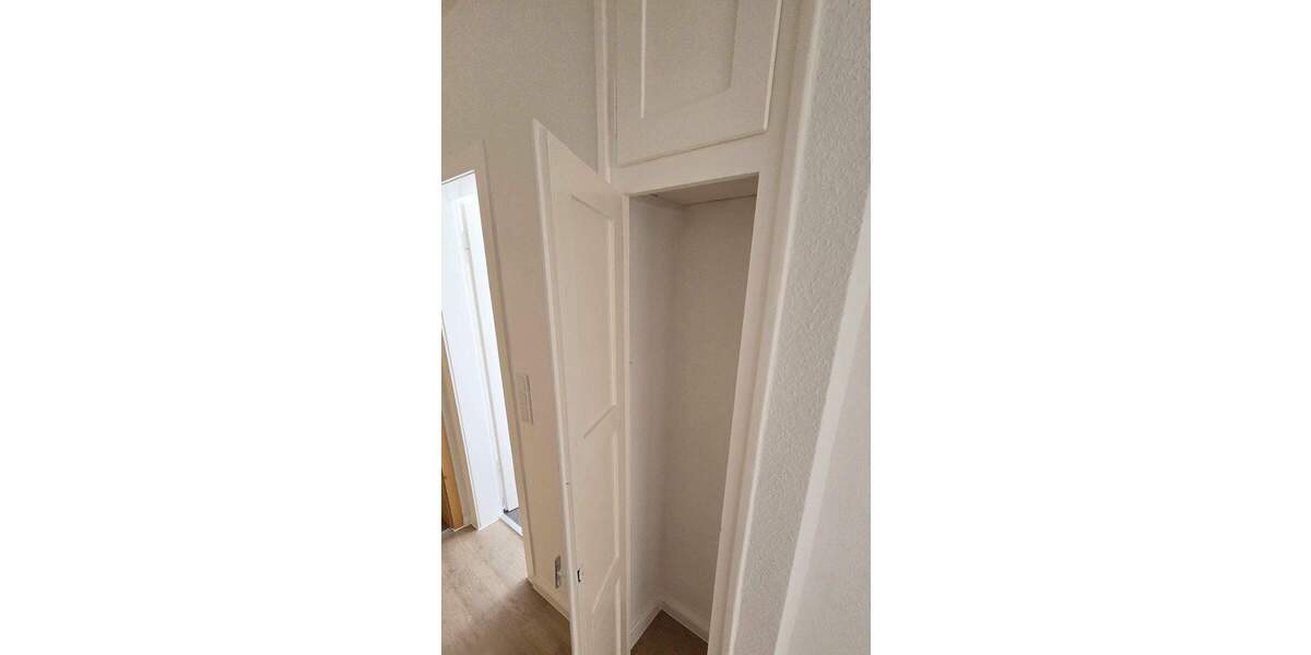 NEU*NEU*NEU!! Frisch RENOVIERTE 2-Zimmer-Wohnung mit neuem Tageslichtbad und Vinyldesign-Boden 2 zimmer