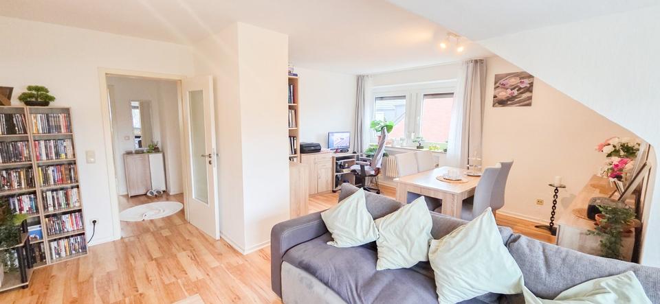 Dachgeschoßwohnung Bottrop Feldhausen - 3.5 Zimmer, 85 m&sup2;, 540&euro; | Angebot:25655187