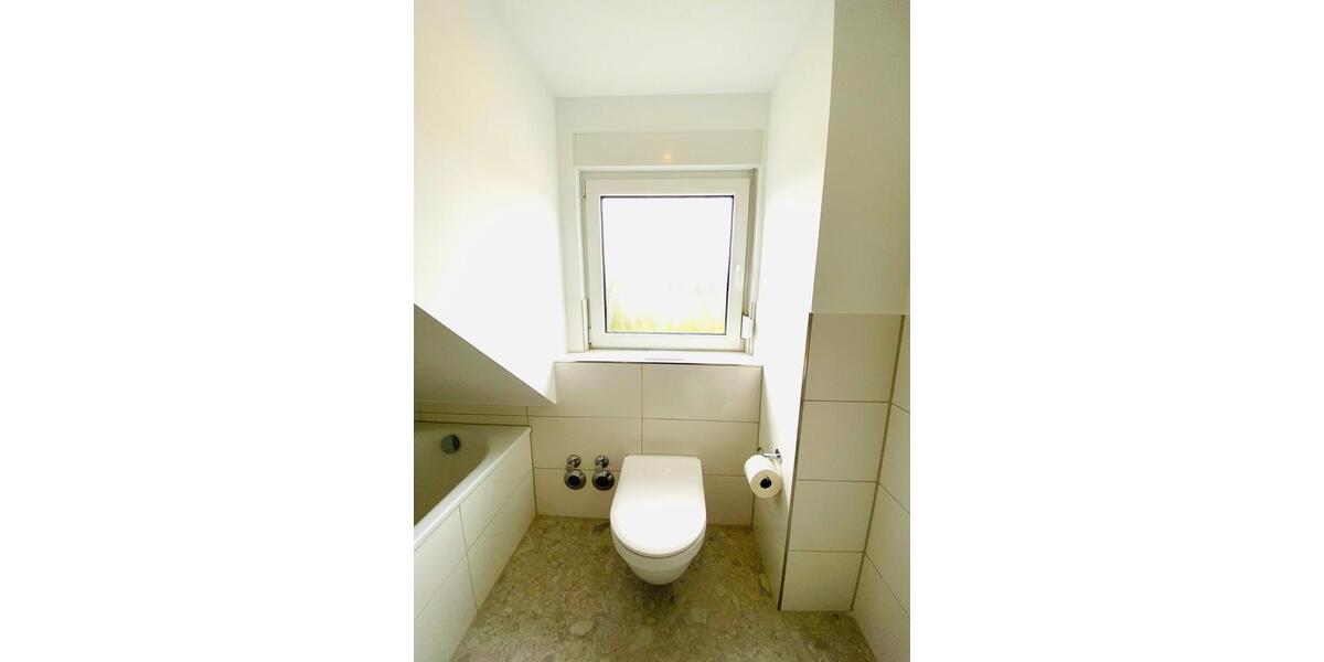 Dachgeschoßwohnung Dortmund Eving - 4 Zimmer, 115 m&sup2;, 1.100&euro; | Angebot:27580153