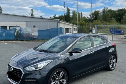 Hyundai i30 79.000 km 10.900 € Witten 58456