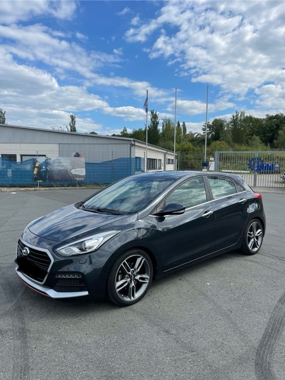 Hyundai i30 79.000 km 10.900 € Witten 58456