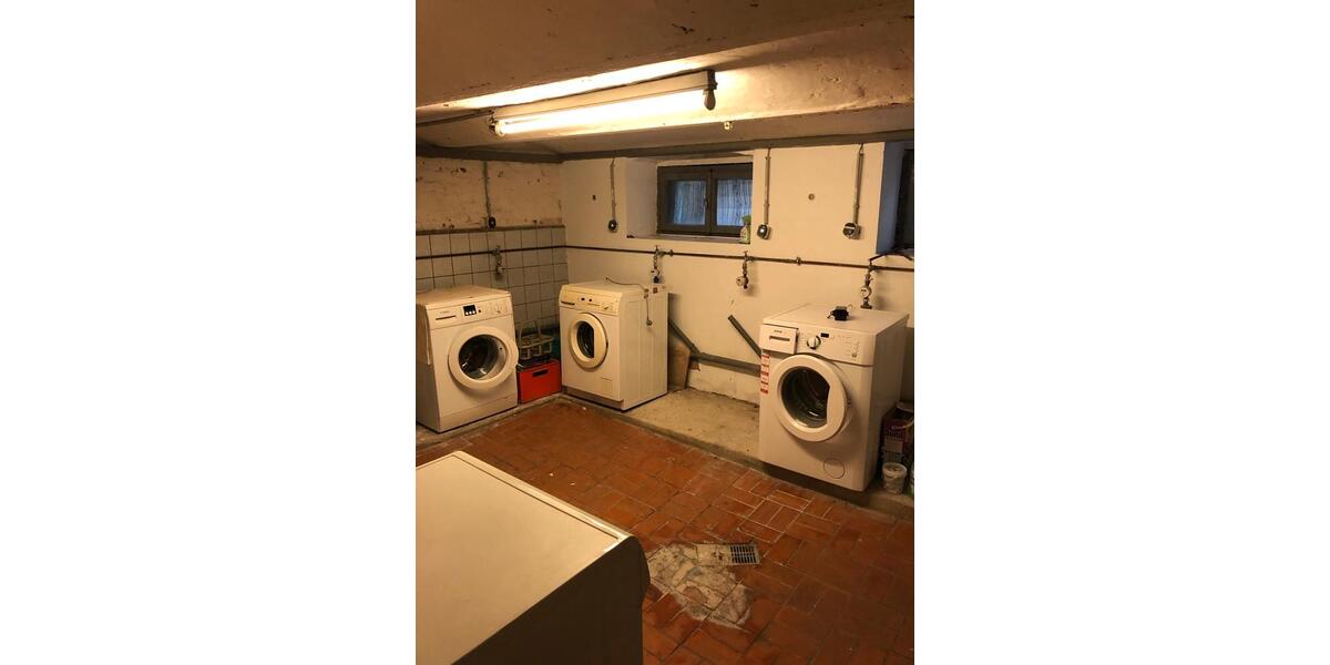 Dachgeschoßwohnung Essen Stadtbezirk III - 2.5 Zimmer, 56 m&sup2;, 135.000&euro; | Angebot:25353846