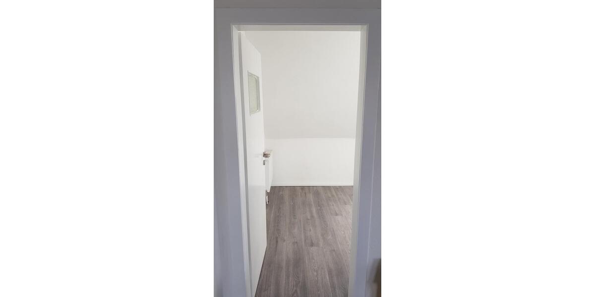 Dachgeschoßwohnung Gelsenkirchen Gelsenkirchen-Mitte - 4 Zimmer, 78 m&sup2;, 550&euro; | Angebot:26617907