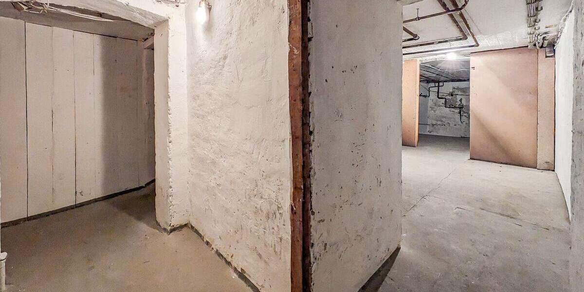 5,5 Zimmer - Terrasse - kernsaniert - inkl. Einbauküche - Stellplatz 5 zimmer