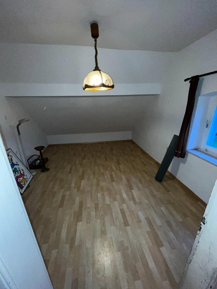 Mehr- Einfamilienhaus mit viel Platz und Garten -PROVISIONSFREI-