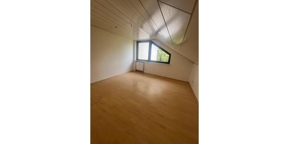 Dachgeschoßwohnung Heiligenhaus - 3 Zimmer, 106 m&sup2;, 900&euro; | Angebot:25182277