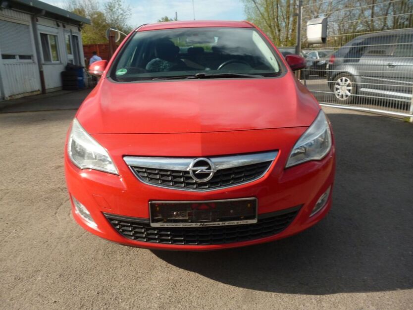 Opel Astra 192.000 km 2.700 € Bottrop 46238