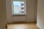Renovierte, teilsanierte Wohnung mit zwei Zimmern in Duisburg-Neudorf 2 zimmer