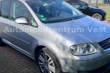 VW Touran 116.000 km 5.690 &euro; Recklinghausen 45657