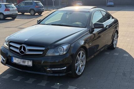 Mercedes-Benz C 250 148.000 km 15.990 &euro; Essen 45141