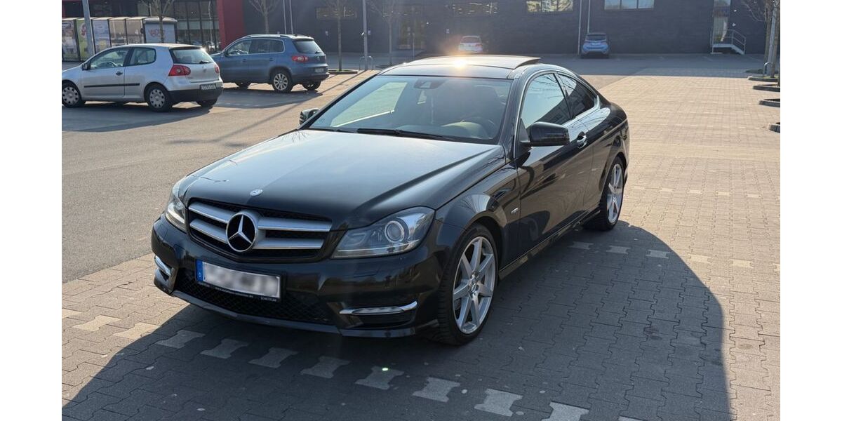 Mercedes-Benz C 250 148.000 km 15.990 &euro; Essen 45141
