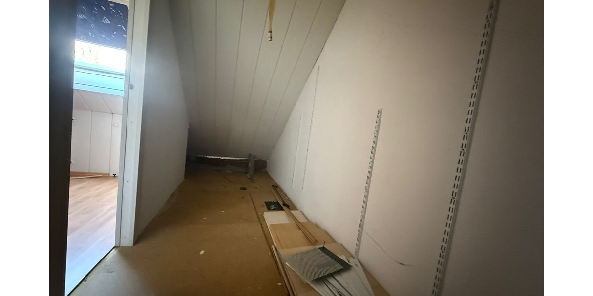 Freistehendes Zweifamilienhaus mit großem Garten in ruhiger Lage von Lünen 8 zimmer