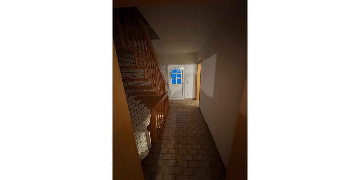 Frisch renovierte Doppelhaushälfte zu Vermieten 3.5 zimmer