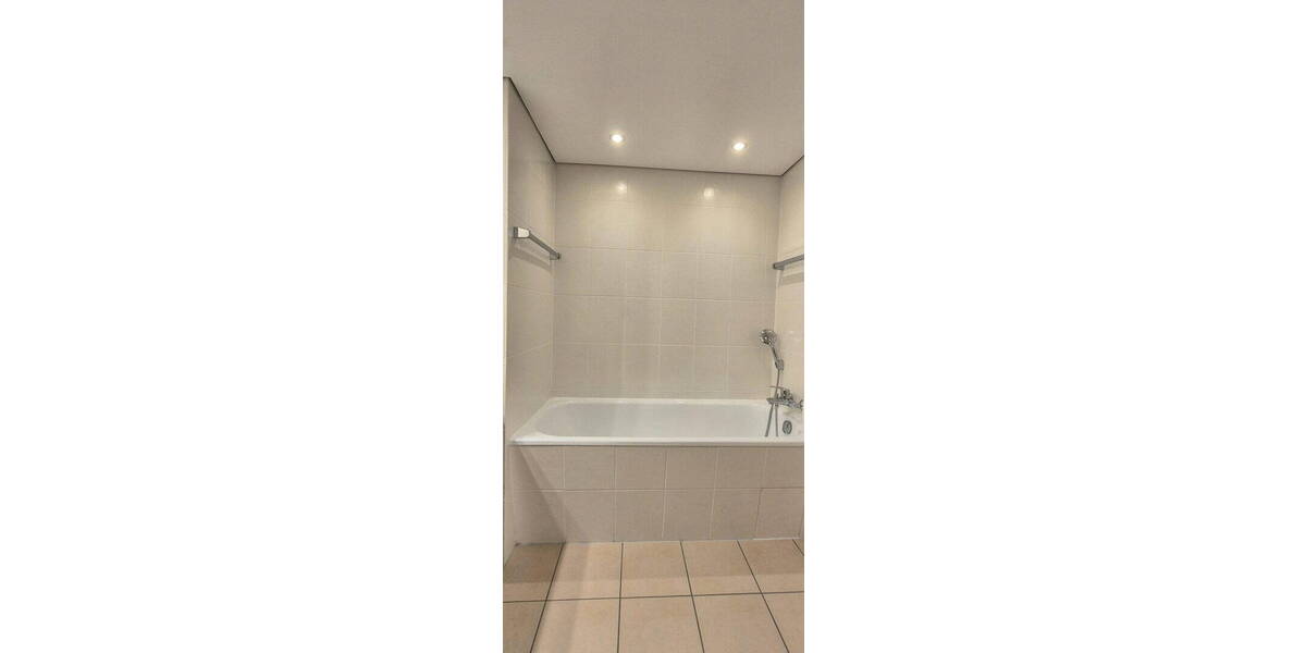 Etagenwohnung Essen Stadtwald - 2 Zimmer, 70 m&sup2;, 215.000&euro; | Angebot:26128173