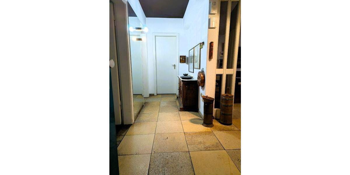 Nähe Westfalenpark *** Sehr solides Wohn- und Geschäftshaus *** 2 LL und 11 WE zimmer