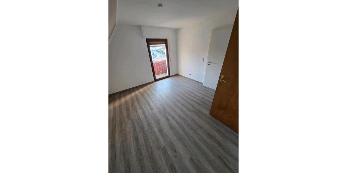 Dachgeschoßwohnung Sprockhövel - 3 Zimmer, 62 m&sup2;, 650&euro; | Angebot:25569587