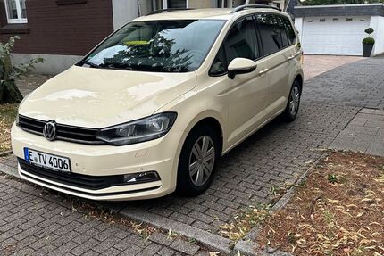 VW Touran 452.500 km 4.900 &euro; Essen 45219