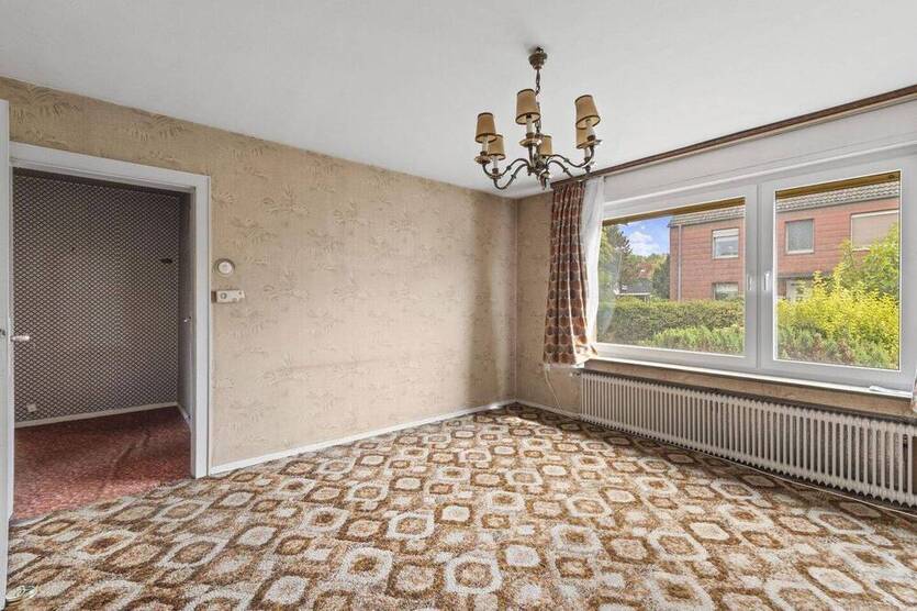 Doppelhaushälfte für bis zu 2 Familien mit großem Grundstück in ruhigem Wohnumfeld.