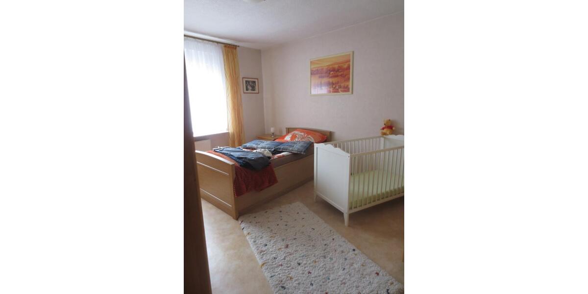 Zweifamilienhaus auf Erbpacht (ca. 110€ im Monat) in RE 7 zimmer