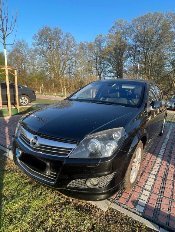 Opel Astra 199.000 km 2.599 € Recklinghausen 45657