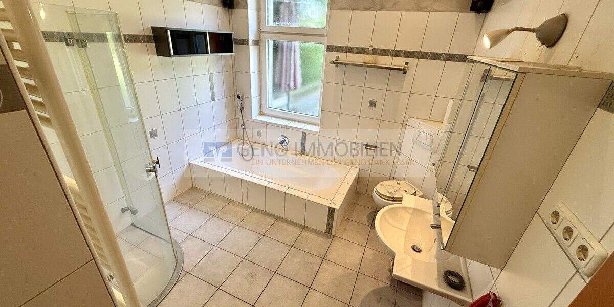 Mehrfamilienhaus, Wohnhaus Essen / Überruhr-Hinsel Überruhr-Hinsel - 9 Zimmer, 244 m&sup2;, 475.000&euro; | Angebot:23986331