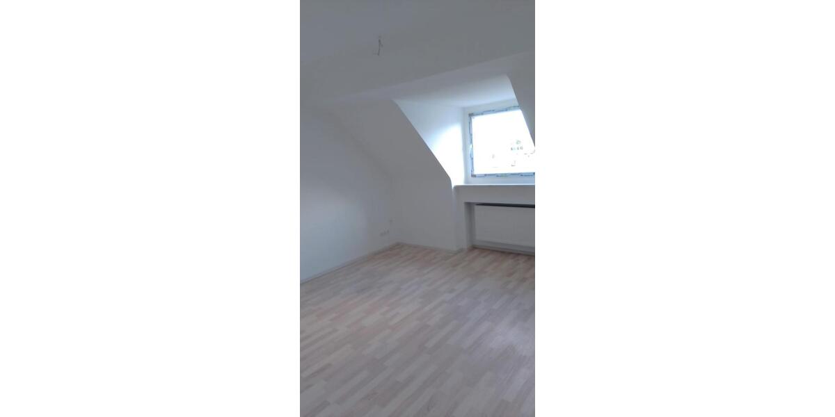 Dachgeschoßwohnung Essen Stadtkern - 2 Zimmer, 46 m&sup2;, 460&euro; | Angebot:27532847