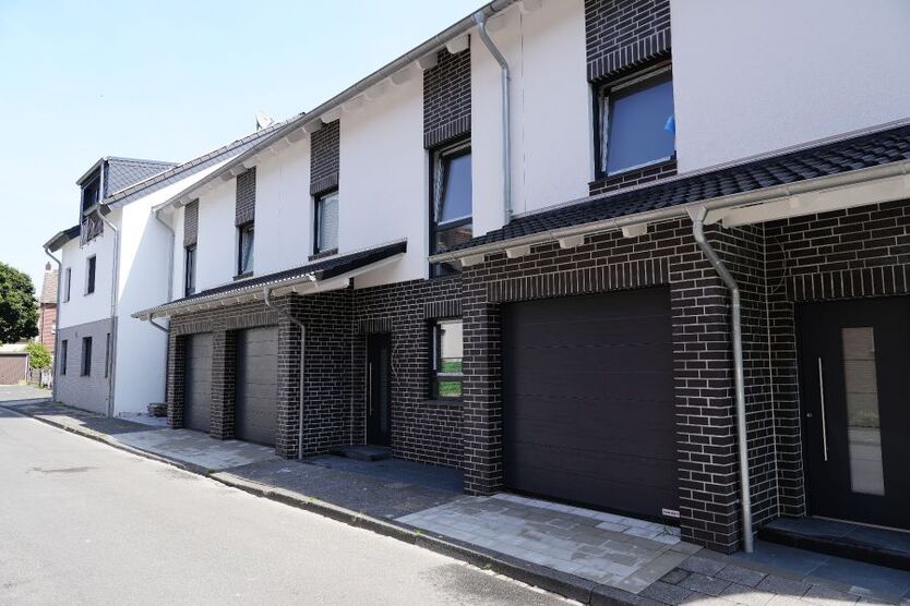 Provisionsfrei* Neubau Einfamilienhaus mit PV 10,4 KW integrierter Garage Energiebedarf 22,4 kWhm2a