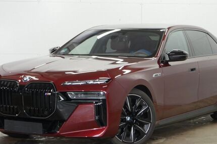 BMW i7 2.277 km 136.790 € Mülheim 45472