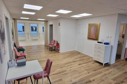 150qm² Praxis- oder Bürofläche zimmer