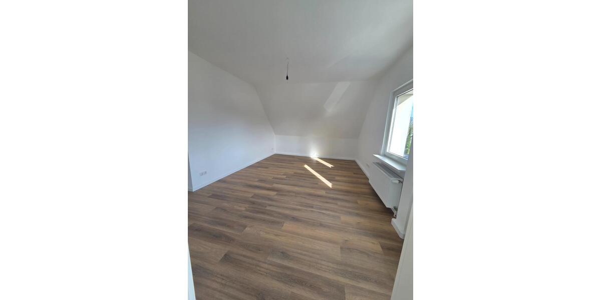 Dachgeschoßwohnung Witten Heven - 2 Zimmer, 61 m&sup2;, 550&euro; | Angebot:25613546