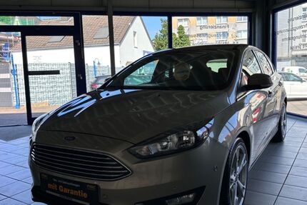 Ford Focus 78.000 km 8.999 &euro; Bochum 44809