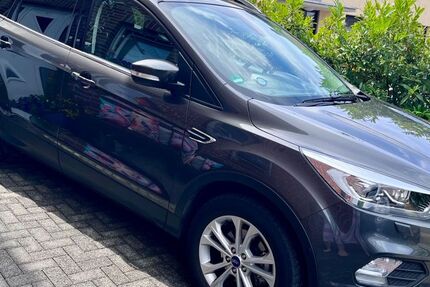 Ford Kuga 29.662 km 13.990 &euro; Oer-Erkenschwick 45739