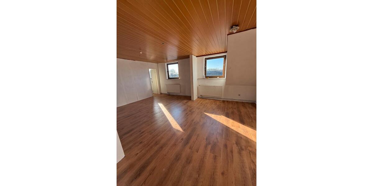 Dachgeschoßwohnung Gelsenkirchen Gelsenkirchen-Nord - 2 Zimmer, 77 m&sup2;, 450&euro; | Angebot:25796051