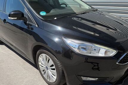 Ford Focus 118.595 km 8.490 &euro; Wuppertal 42285