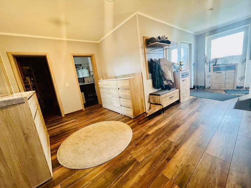 Elegante Etagenwohnung mit Panoramablick, zwei Balkonen und Aufzug! 3 zimmer