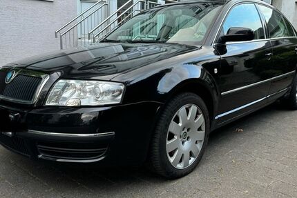 Skoda Superb 196.000 km 5.000 &euro; Dortmund 44309