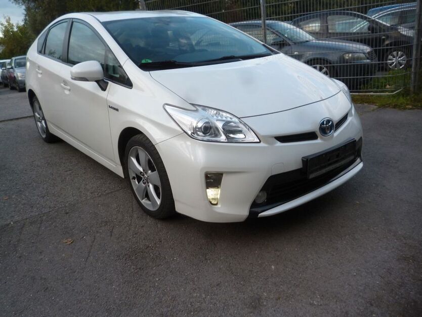 Toyota Prius 150.000 km 8.900 € Bottrop 46238