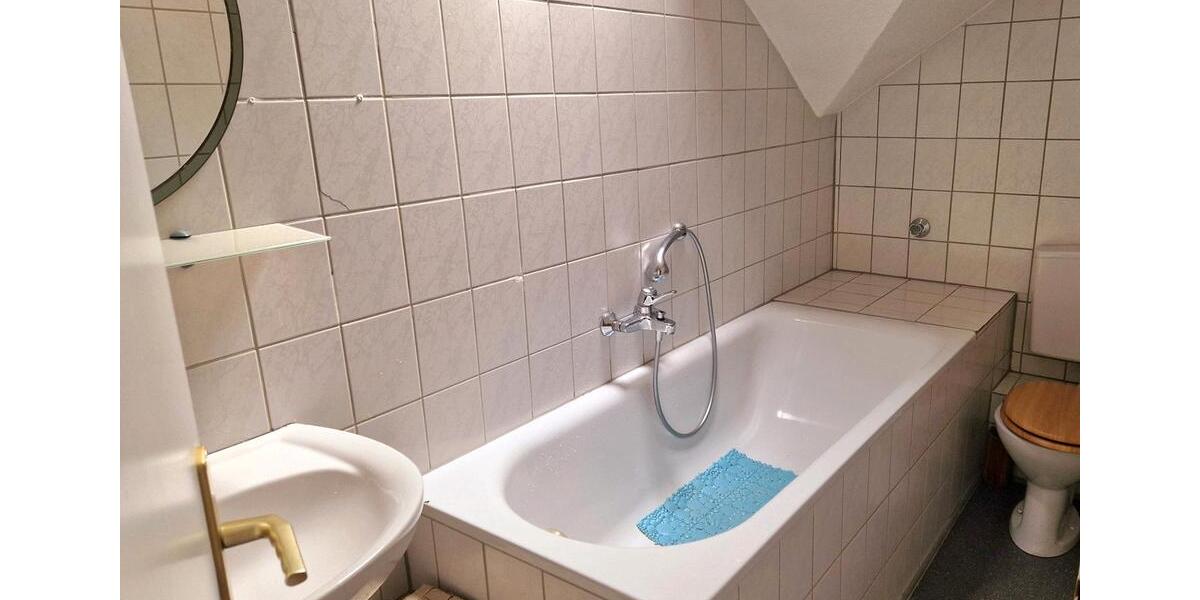 Dachgeschoßwohnung Bochum Höntrop - 3 Zimmer, 86 m&sup2;, 775&euro; | Angebot:25052508