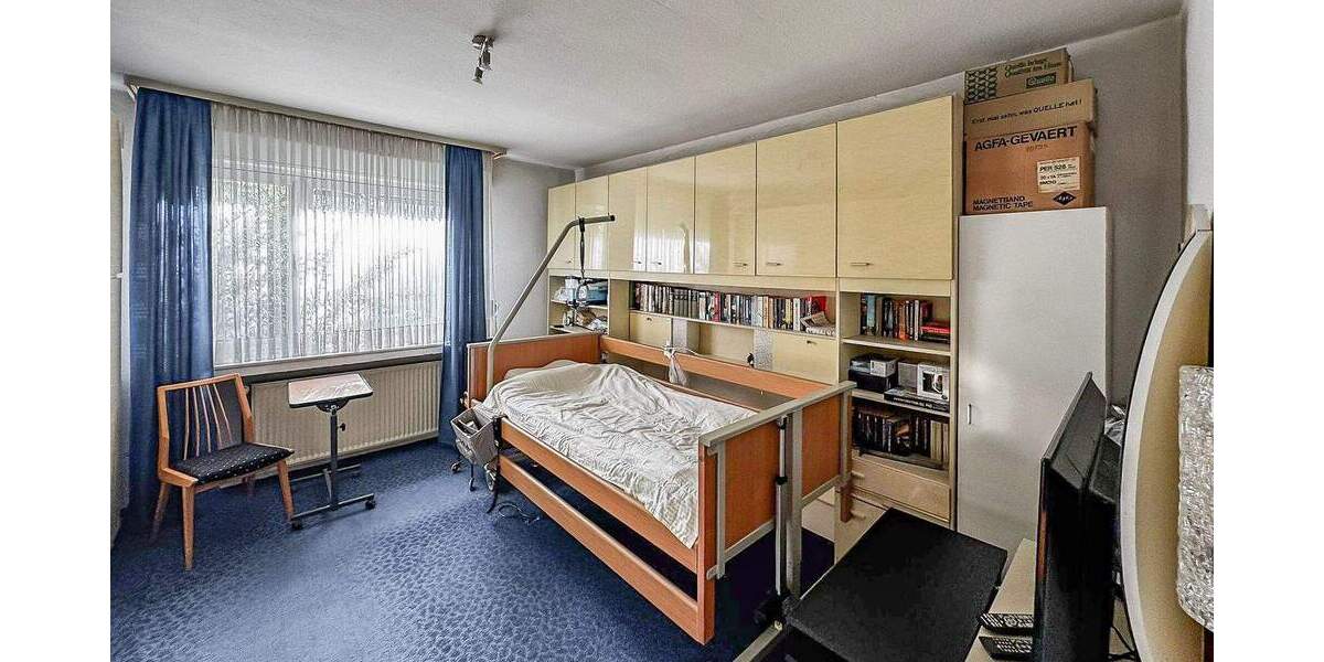 Ein- Zweifamilienhaus - Doppel- & Einzelgarage - Garten - FREIGEZOGEN 9 zimmer