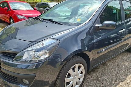 Renault Clio 79.000 km 3.499 &euro; Oberhausen 46149