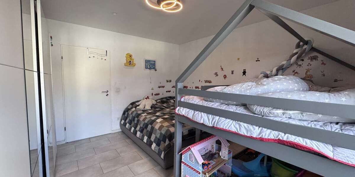 Traumhafte 3,5-Zimmer-Wohnung mit großem Balkon, herrlicher Aussicht, Garage und inkl.Einbauküche 3 zimmer