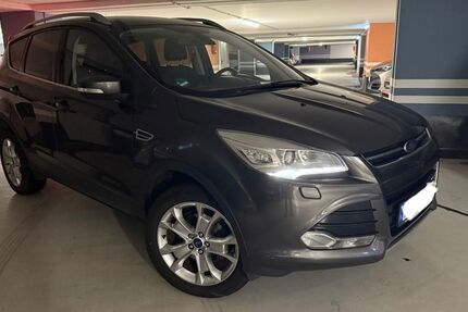 Ford Kuga 62.000 km 9.990 &euro; Bochum 44787