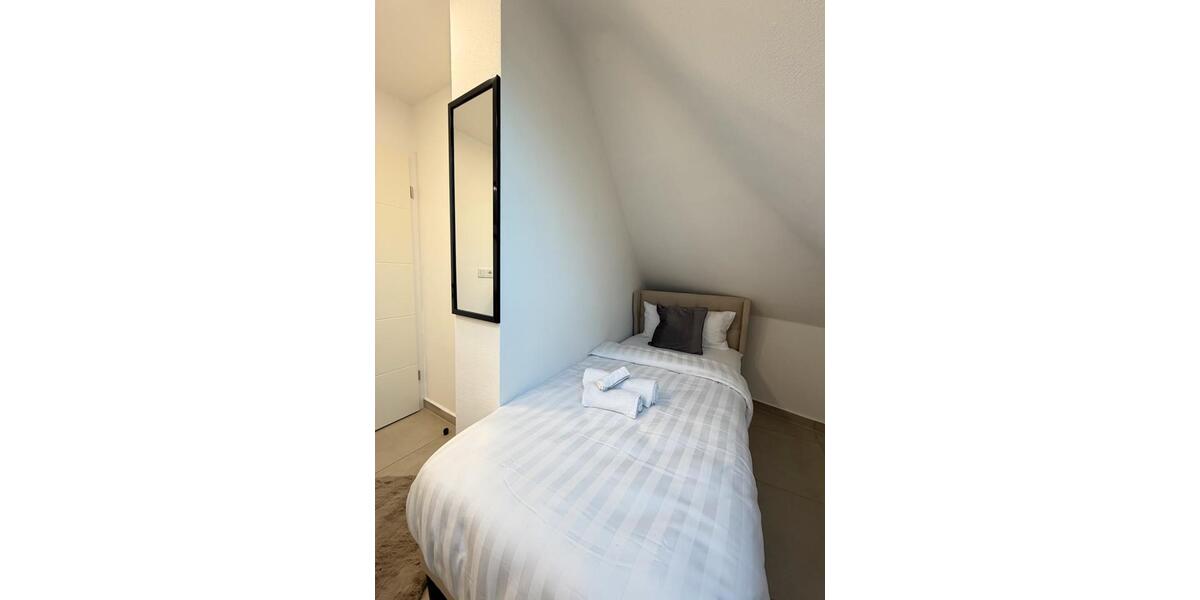 Dachgeschoßwohnung Essen Stadtbezirk III - 2 Zimmer, 55 m&sup2;, 1.900&euro; | Angebot:25322418