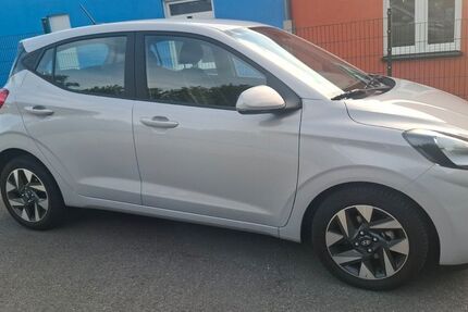 Hyundai i10 5.700 km 13.990 &euro; wuppertal 42277